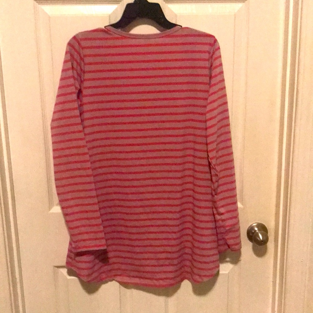 Tops Tops - Picture 5 of 6